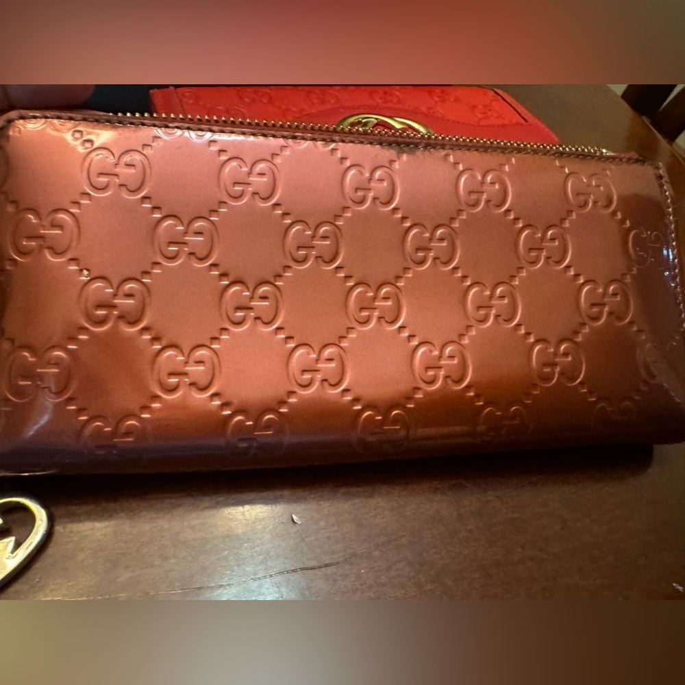 Gucci long wallet with heart shaped GG